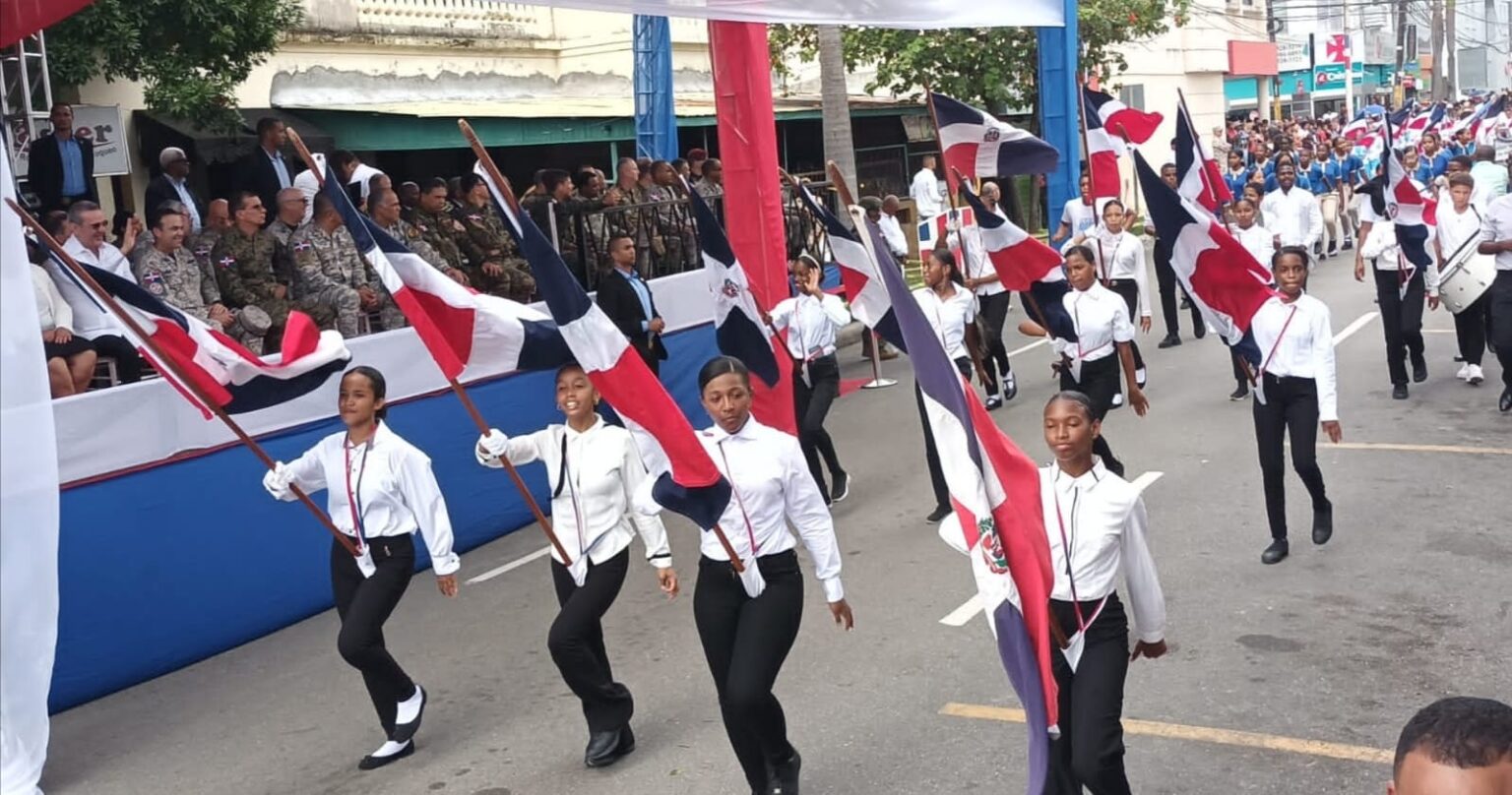 Con mensaje patriótico se celebra el 178 aniversario de la Constitución